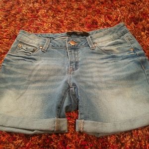 Max Jean Roll Cuff Denim Shorts Size 4